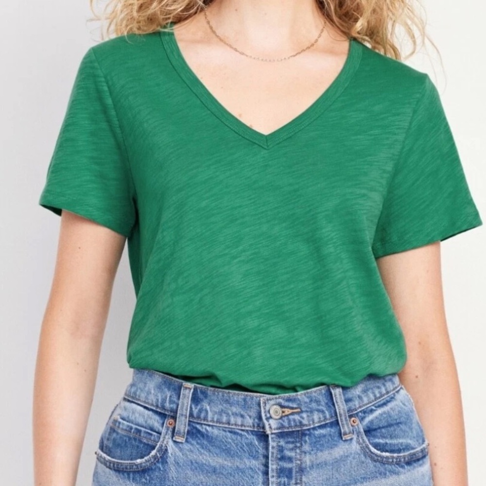 Old Navy EveryWhere V-Neck Short Sleeve Green Tee - Size M (NWT)